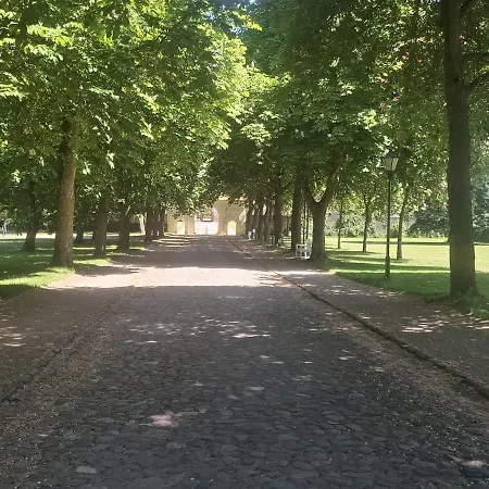 Romantische Am Schlosspark 아파트 다르군